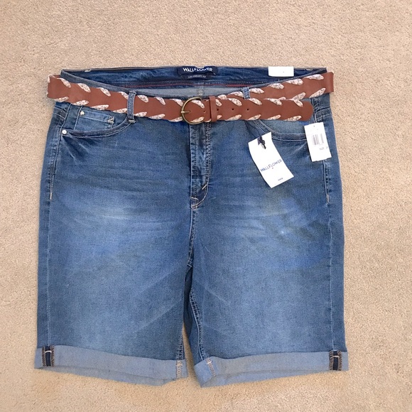 Wallflower Bermuda Shorts NEW Womens Plus Size 20 Denim Blue Legendary Fit Belt - Picture 1 of 10